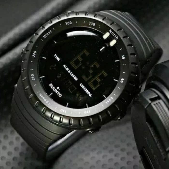 harga jam suunto core black