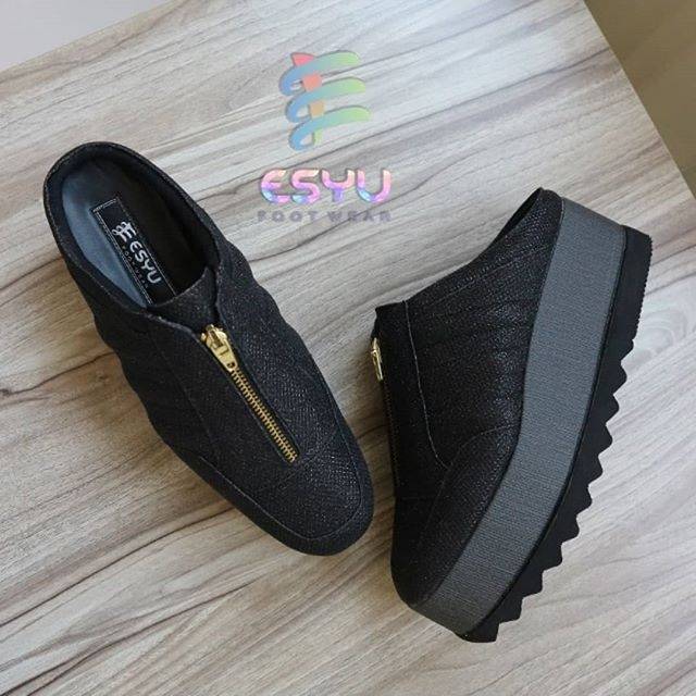 ESYU FOOTWEAR