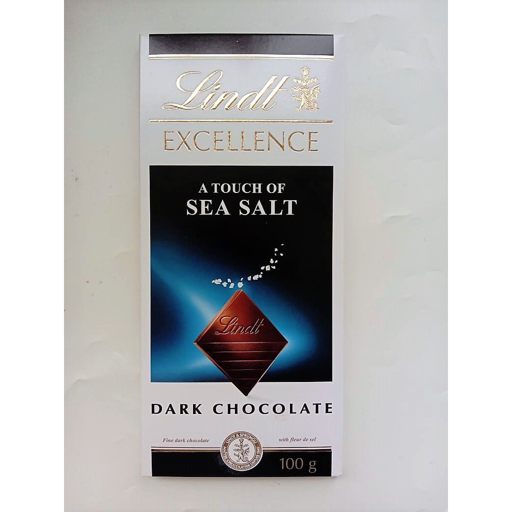 

LINDT EXCELLENCE A TOUCH OF SEA SALT DARK CHOCOLATE / DARK COKLAT SEA SALT 100 GR