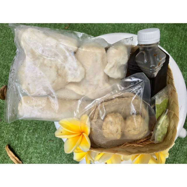 

Pempek paket mix 110rb asli ikan tenggiri 100% ,tanpa pemutih, pengawet dan pastinya HALAL