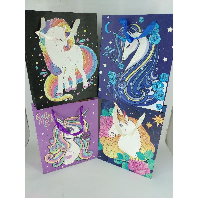 

PAPERBAG UNICORN "L" 32X26X10CM / PR637L/PAPER BAG KUDA UNICORN / TAS KADO