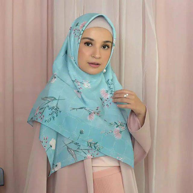 SS 123 Shireen sungkar