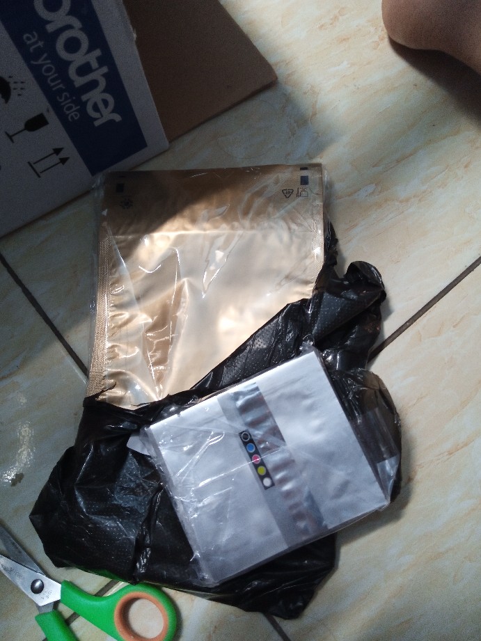 Aluminium Gold Klip Standing Pouch Zipper Snack 14x23 Cm Isi 20