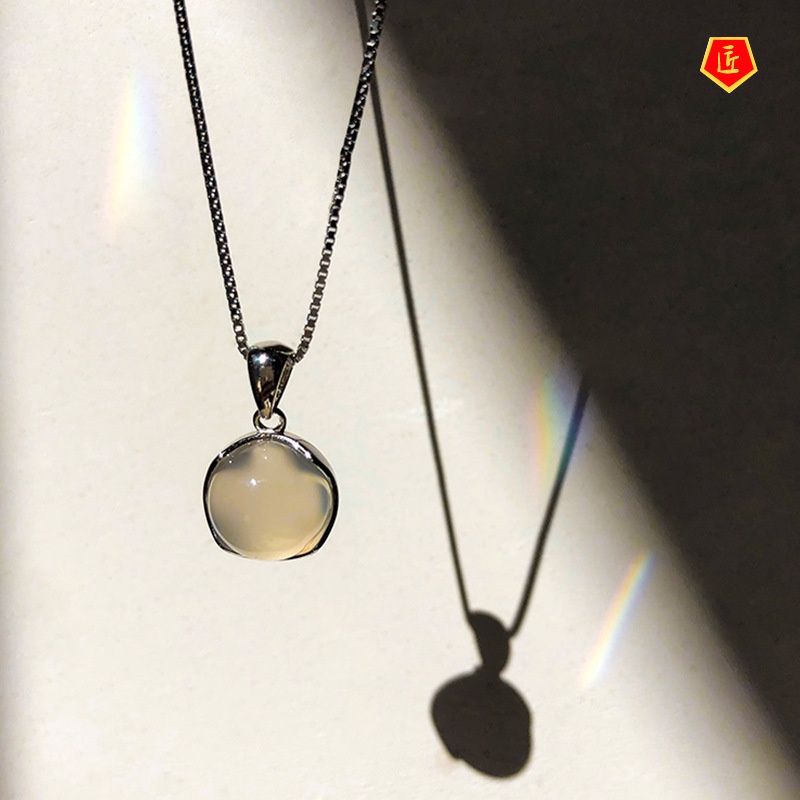 [Ready Stock]925 Silver Elegant Jade round Pendant Necklace Light Luxury Minority