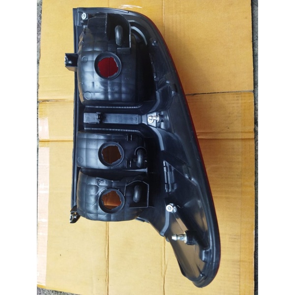 Stop Lamp Lampu Belakang Stop Toyota Hilux Revo 2016 - 2020 Up AM