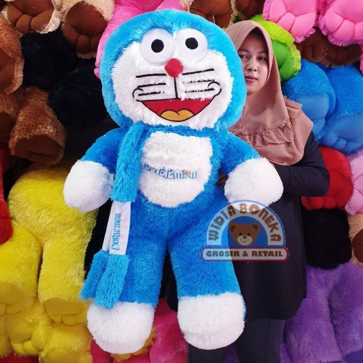 Boneka Doraemon Jumbo Syal 1 meter SNI