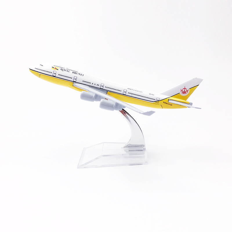 Mainan Model Pesawat Terbang Royal Brunei Boeing 747 B747 Bahan Alloy Die-cast Metal Ukuran 16CM