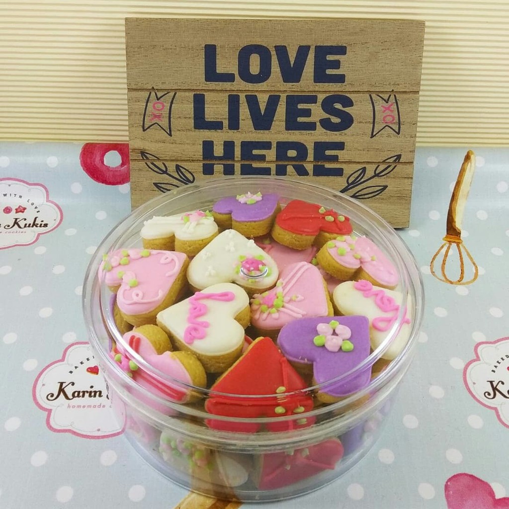 

Kukis Hias, Kukis Karakter, Fancy Cookies, Hampers Valentine 500gr