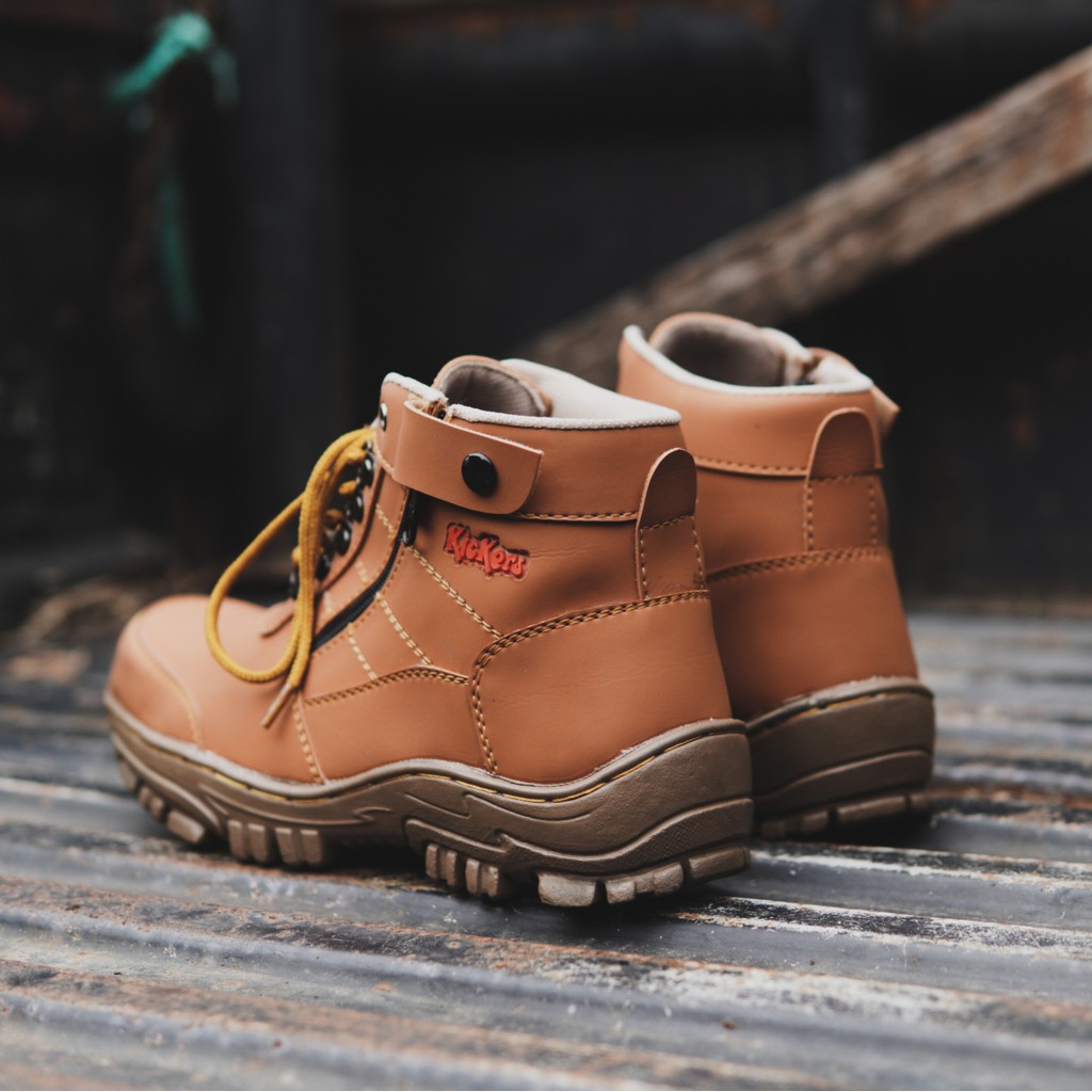 Sepatu Safety Boots Pria Kickers Morisey TAN Ujung Besi Bots Sefty Kerja Boot Outdoor Tracking Shoes