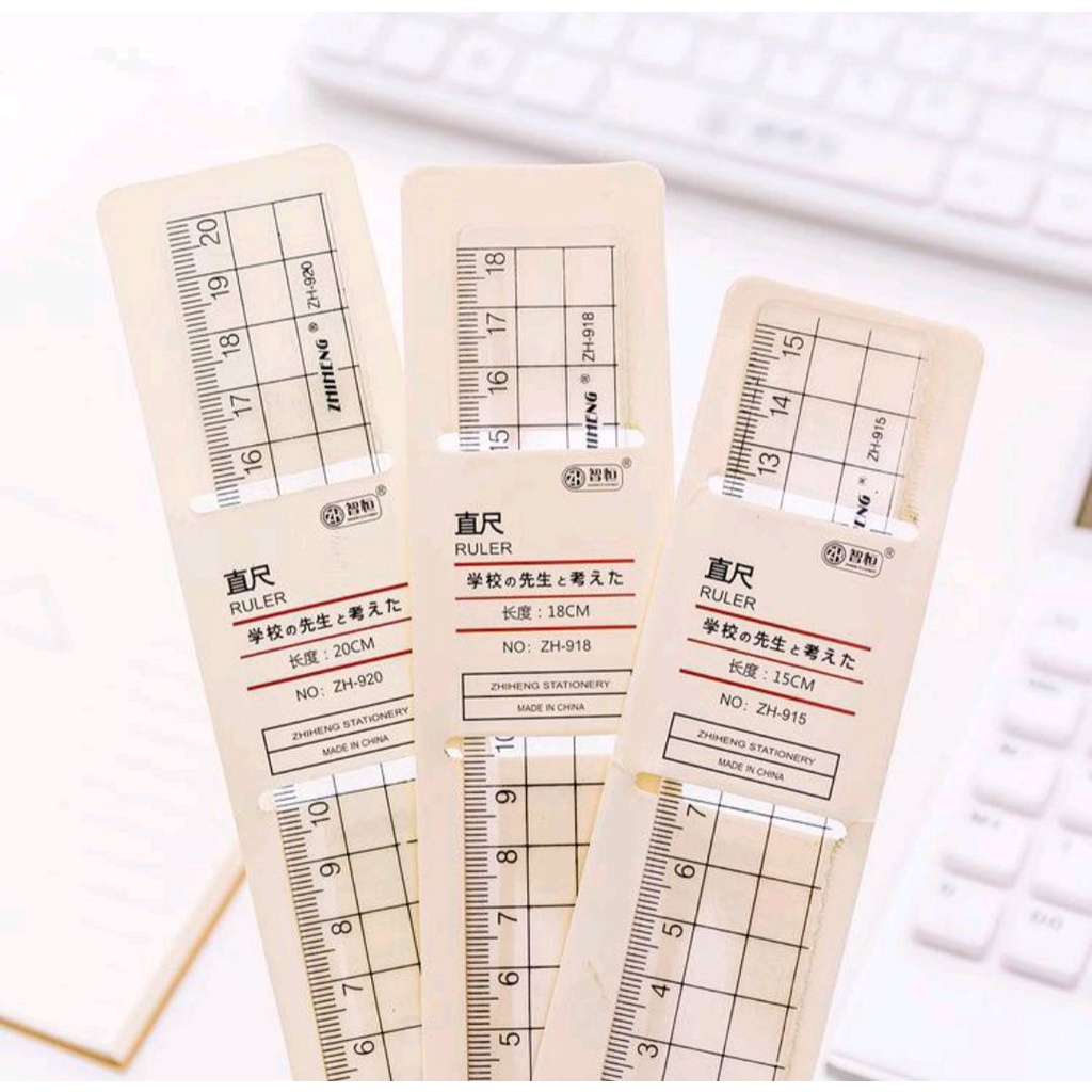 

Pengaris Transparan 15cm (min. belanja 10rb)