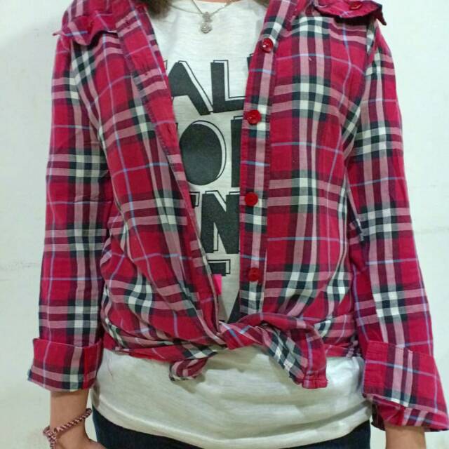 Kemeja Kotak Kotak Merah Preloved