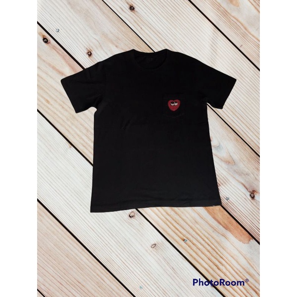 kaos uniqlo x kaws pocket love original