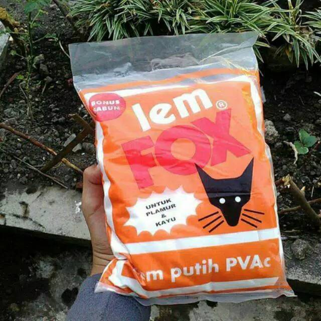 

Lem fox 800grm