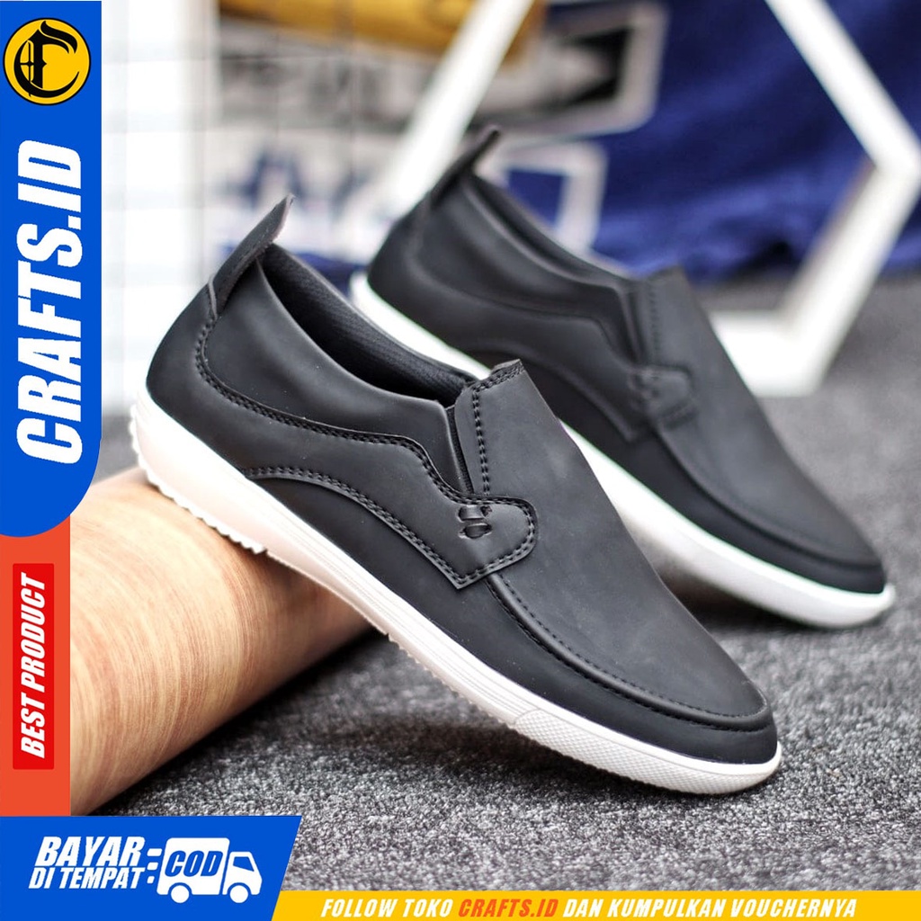 CRAFTS Horyu - Sepatu Slip On Pria Casual