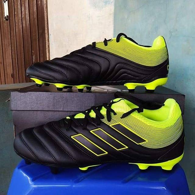 Sepatu bola adidas Original Copa 19.3