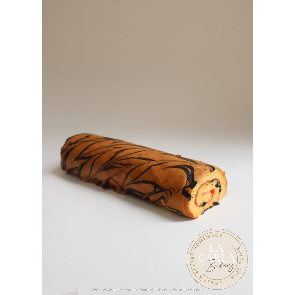 

Batik Bolu Roll Cake Lonjor "panjang" by La Carla Bakery