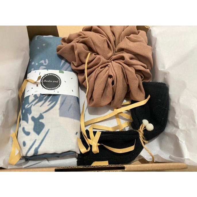

Hampers Hijab Kerudung Motif Ramadhan 2021