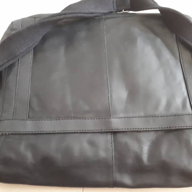Tas kulit hitam fossil/ fossil pria