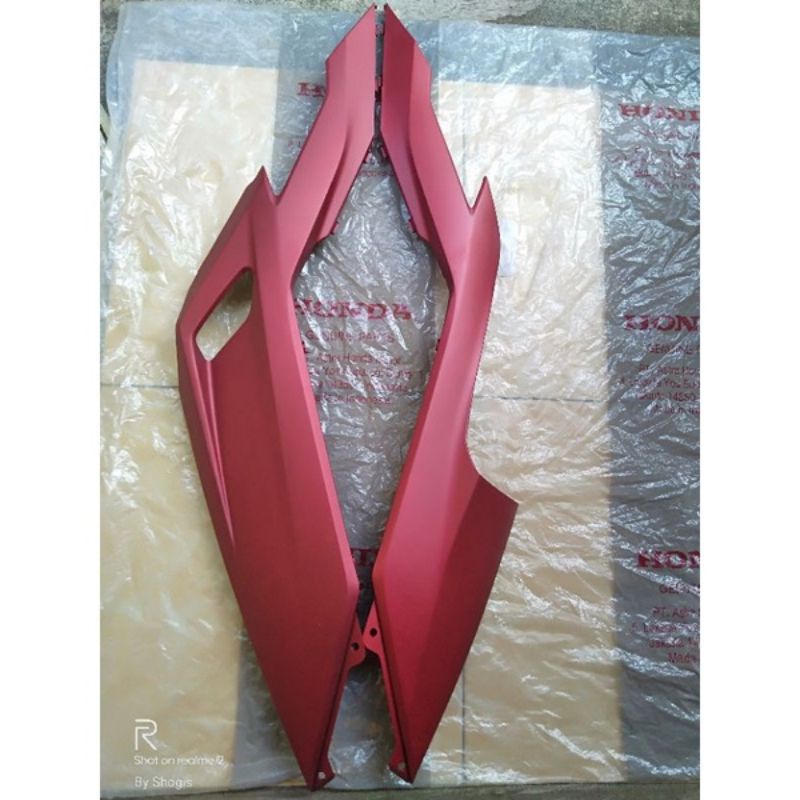 Sirip kolong dek bawah Vario 125 led new Dek bawah Vario 150 led new kanan kiri merah