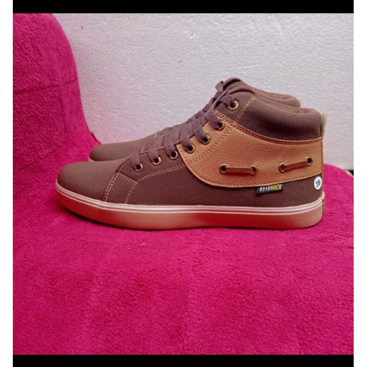 Terlaris Sepatu Sneaker Pria Model Boot