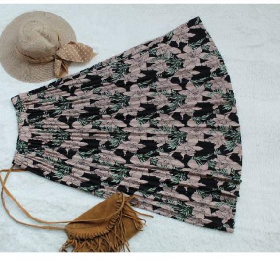 Rok plisket motif import