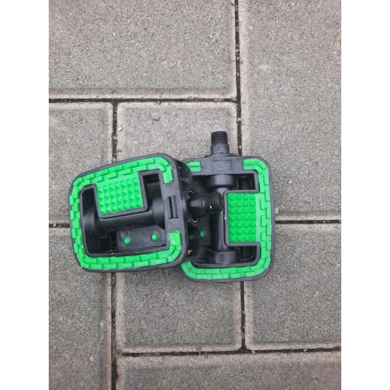 TERMURAH!!! Pedal Plastik Sepeda BMX 20&quot; As Kecil Warna / Realpict