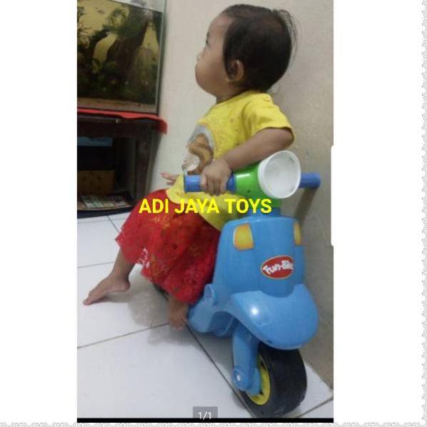 Jajanan THR.. Vespa anak funbike mainan anak vespa dduduk