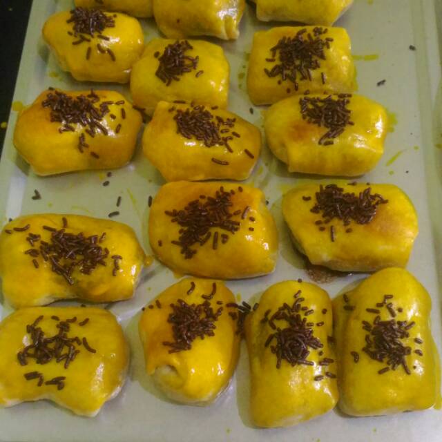 

Bolen pisang coklat keju