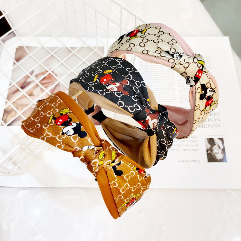 Bandana Kain Lebar Motif Print Kartun Disney Mickey Mouse Bandana Kain Lebar Motif Print Kartun Disney Mickey Mouse