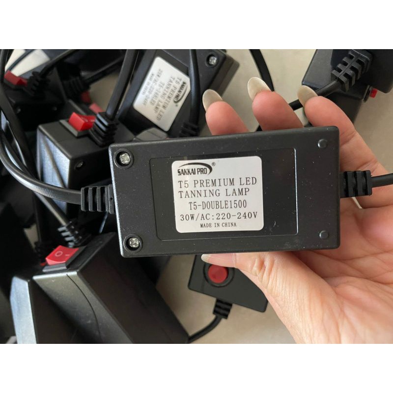 Adaptor Sakkai Pro T5 Uk 1500 Double Led