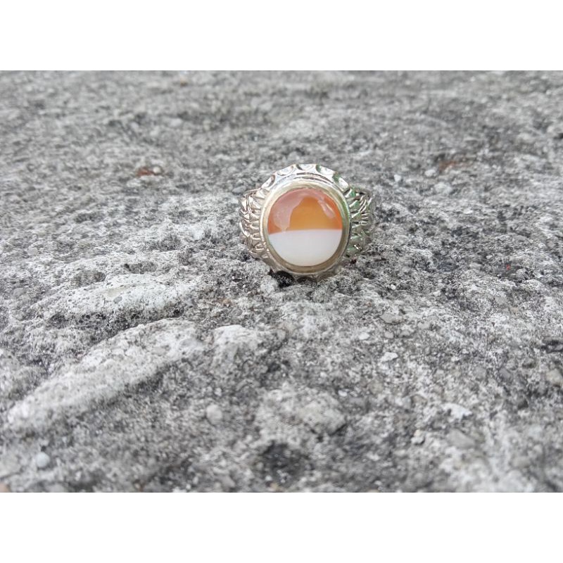 Batu Akik Merah-Putih Natural