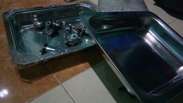 Tempat Makan Prasmanan Tutup Kaca Paket 2 Set- Silver
