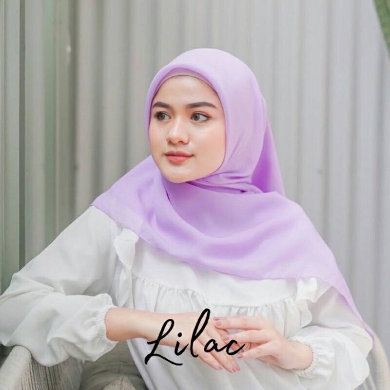Kerudung segi empat noura collection warna lilac berkualitas grosir murah terbaru 2021