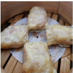 

lumpia ayam kulit tahu isi 20 pcs