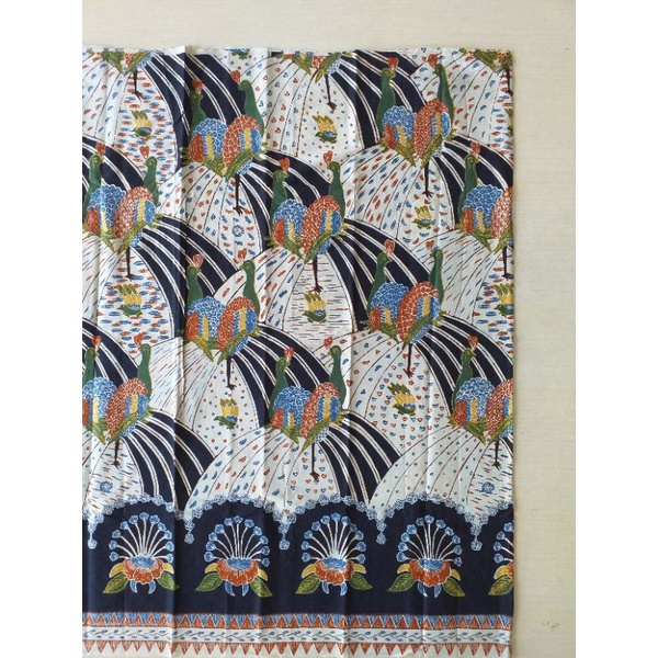 Batik merak ngibing semitulis hitam