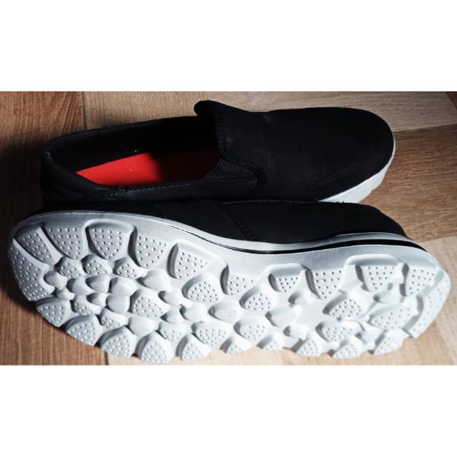 SEPATU PRIA AIRWALK ORIGINAL HITAM CANVAS 43 UK 9 US 10 CASUAL SPORTY KEREN NYAMAN MODIS TRENDY