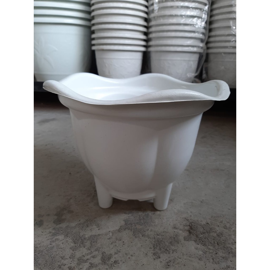 Pot Plastik Putih Nasional 25cm/Pot Plastik Putih diameter 25cm Bentuk Bunga