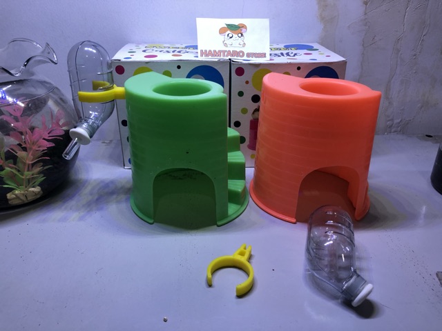 Rumah Hamster model castil plus tempat makan dan botol minum