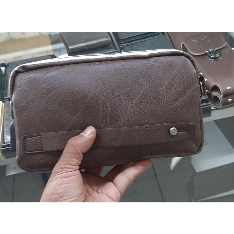 Selempang Handbag Model Pouch Hush Puppies 118-10