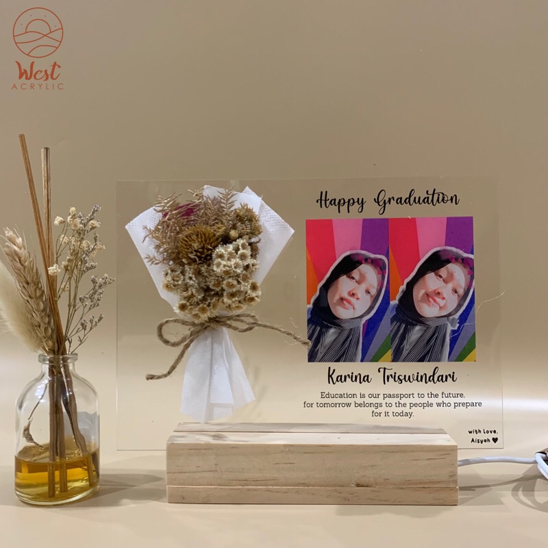 

Acrylic custom with dryflower