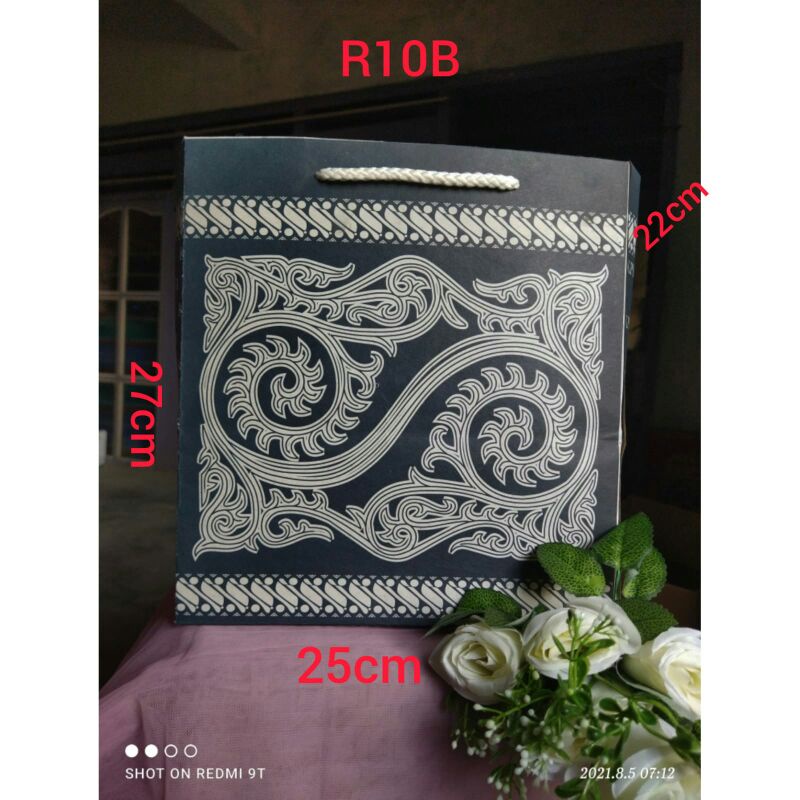 

(12 Pcs) PAPERBAG R10B MOTIF [25x22x27]