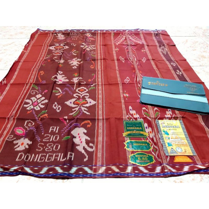 sarung sutra Donggala