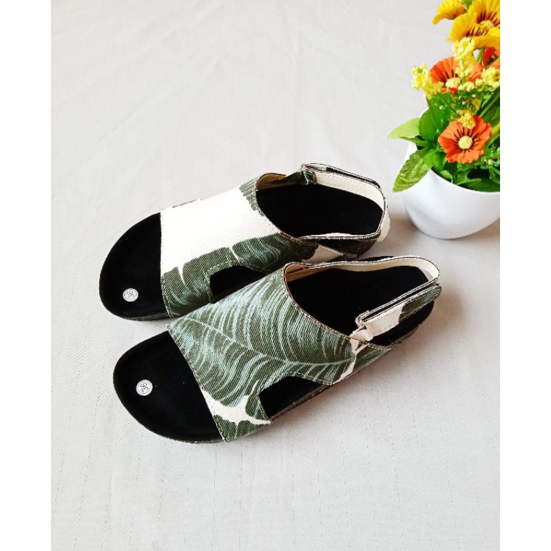 SB ~ DIVA SANDAL MOTIF DAUN