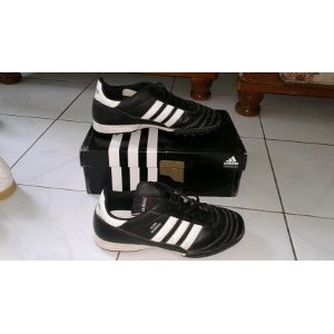 sepatu bola sepatu wasit adidas copa mundial turf