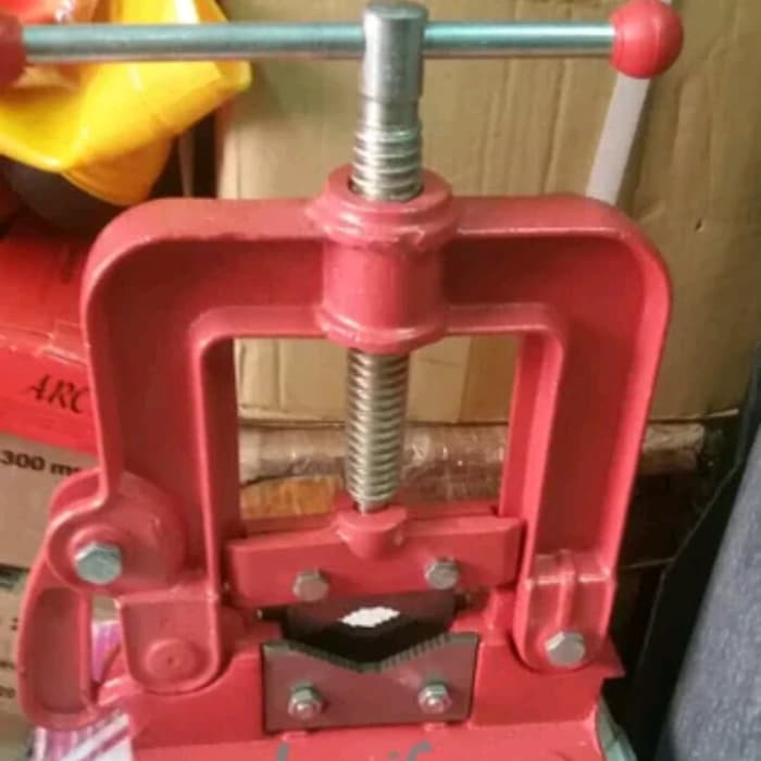 Alat Penjepit Pipa Catok Pipa Tanggem no.1 size 2 inch