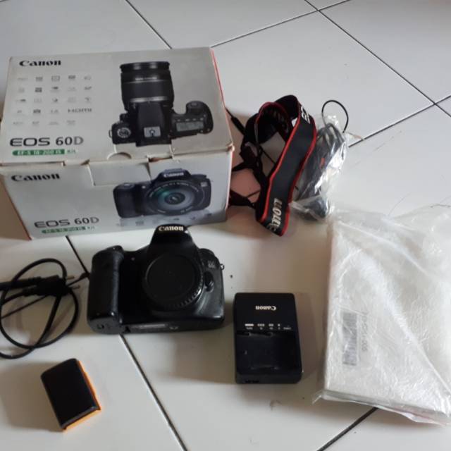 Canon EOS 60D body only surabaya