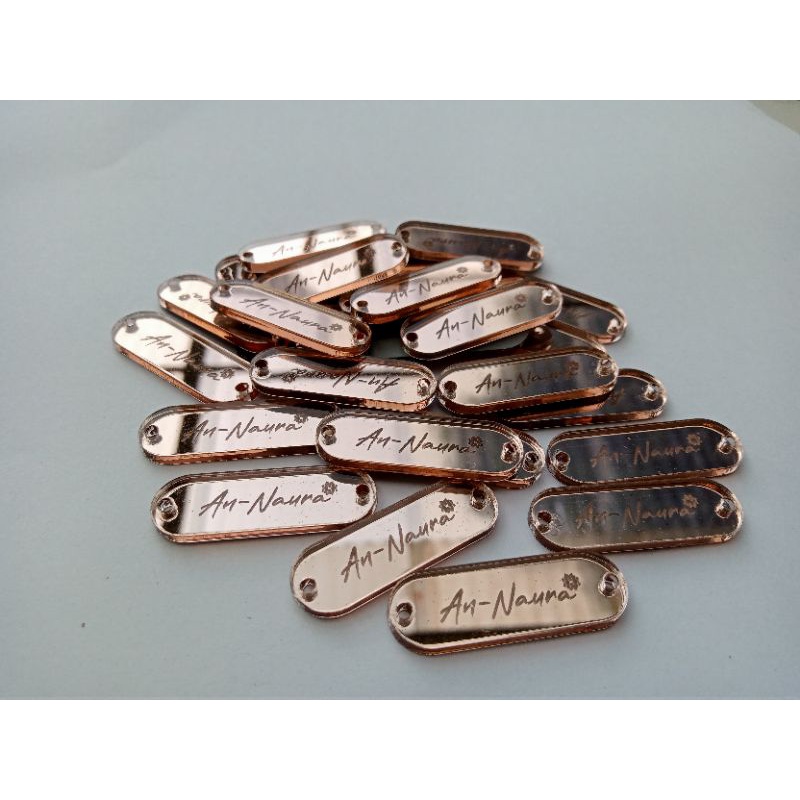 

50 pcs label akrilik semi oval rosegold 1x3 cm
