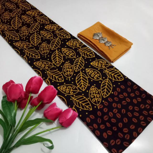Kain batik cap motif daun