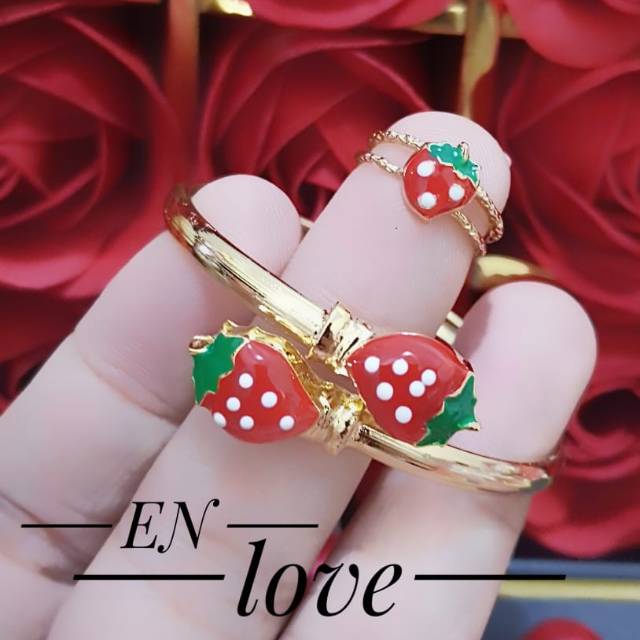 Gelang cincin stawbery