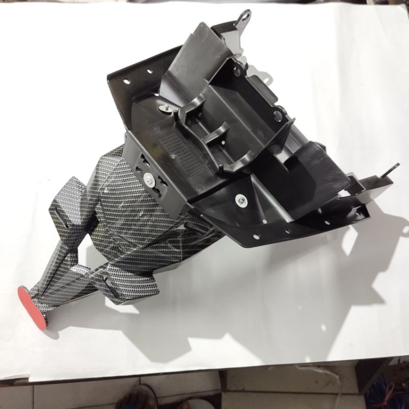 spakbor belakang nmax karbon model ninja 250fi Nemo spakbor nmax karbon nemo